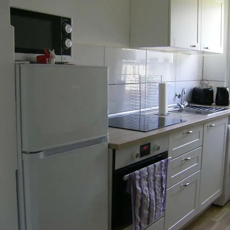 Uni Apartament *